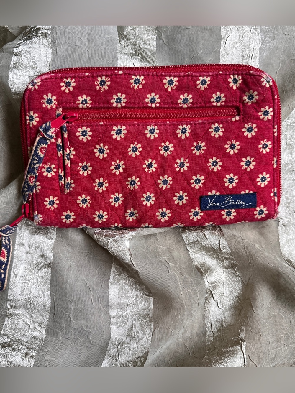 🛍️ 2 for $10 Vintage Red Foral Vera Bradley Quiltedy Zip Wallet Upcycle Project